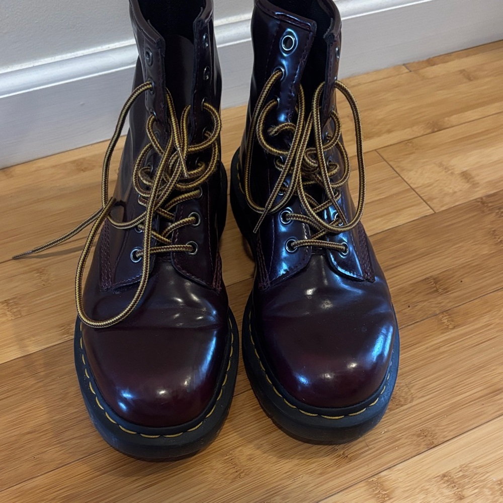 Dr. Martens Men's size 10 Vegan Leather 1460 Boots in Cherry Red - Picture 3 of 13